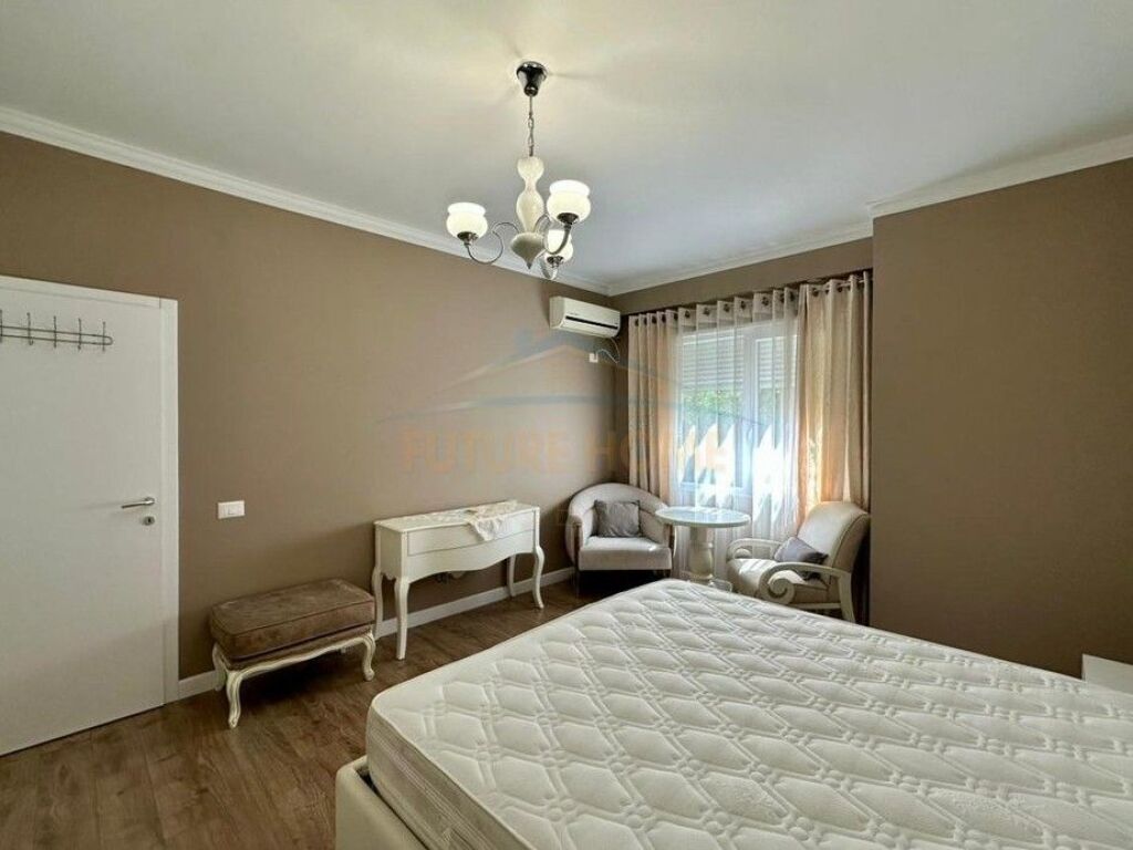 Qera, Apartament 3+1+2, Kopshti Botanik