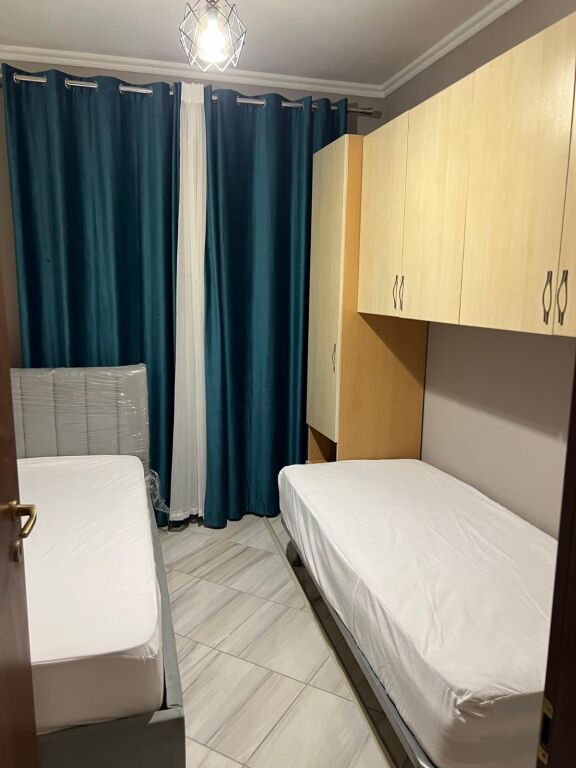 Jepet me qera apartament 2+1 prane Universitetit Bujqesor Kamez