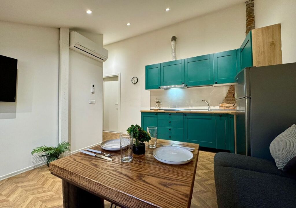 Apartament me Qira në Komuna e Parisit - 600 EUR