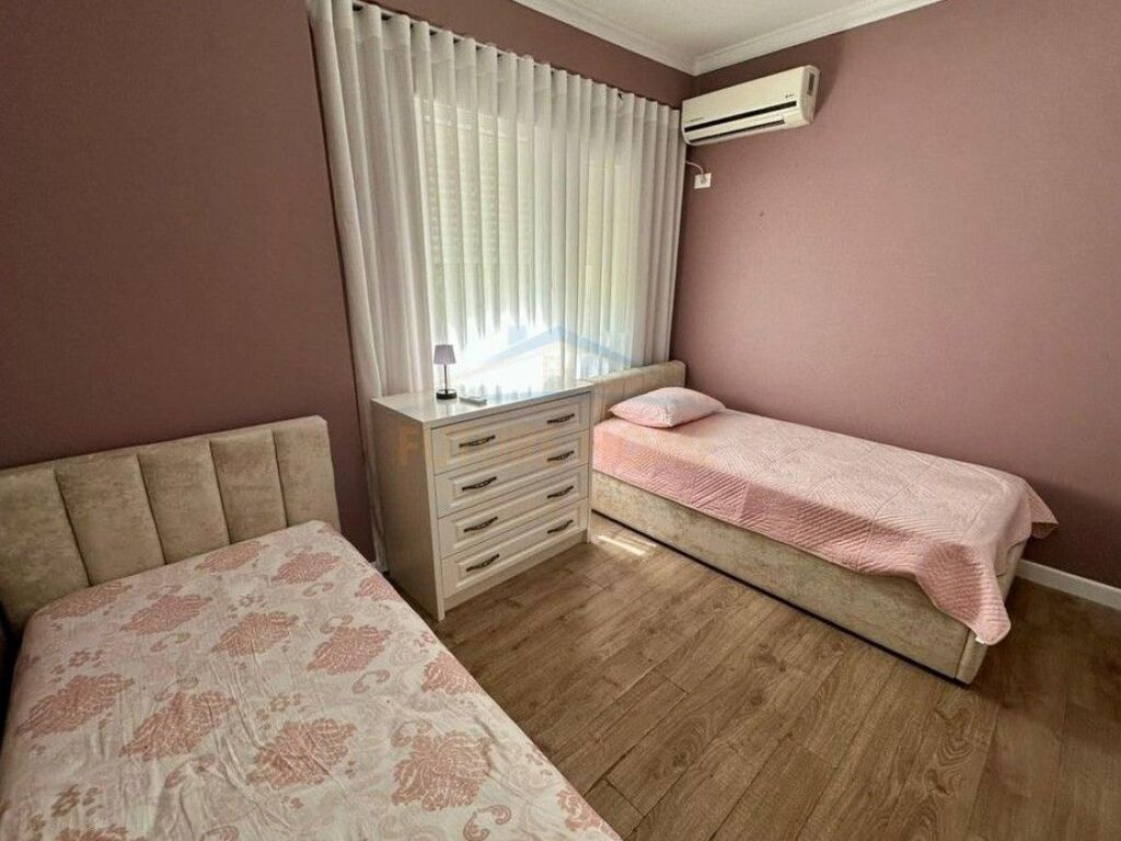 Qera, Apartament 3+1+2, Kopshti Botanik
