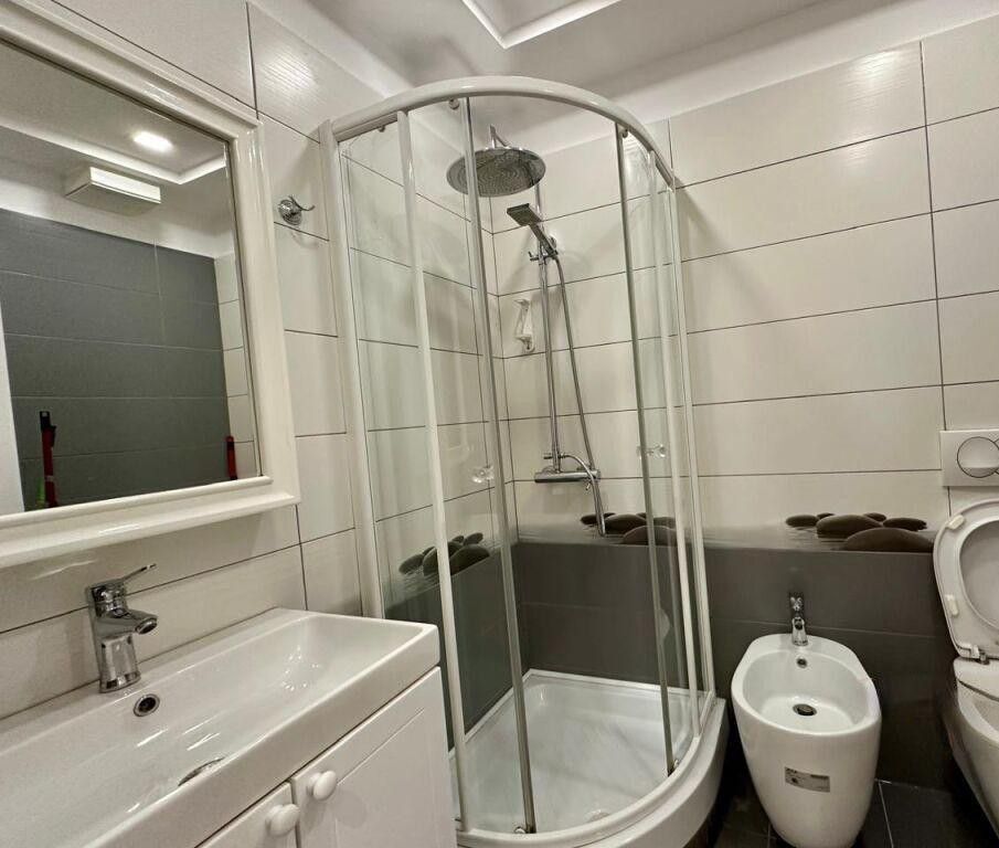 🏡 Apartament 1+1 me qira në qendër – Rruga e Kavajës