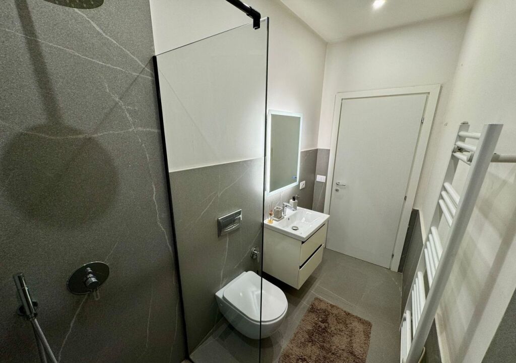 Apartament me Qira në Komuna e Parisit - 600 EUR