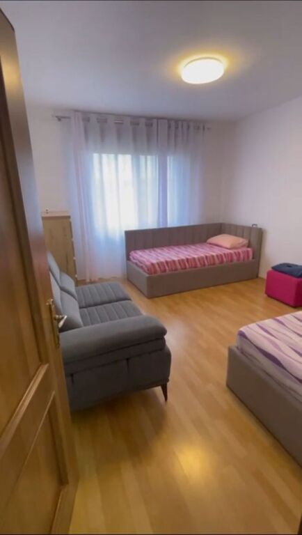 APT 5 CAMERE + 2 BAGNI IN SPIAGGIA DURRËS