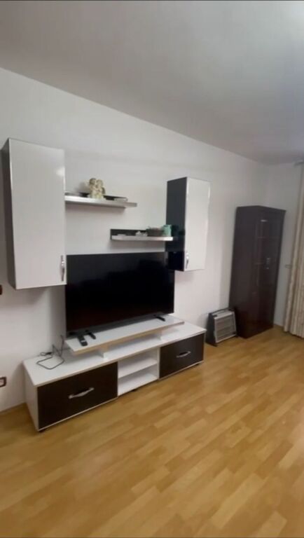 APT 5 CAMERE + 2 BAGNI IN SPIAGGIA DURRËS