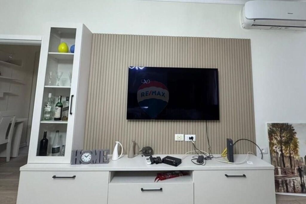 Apartament 3+1+2, Bulevardi Bajram Curri