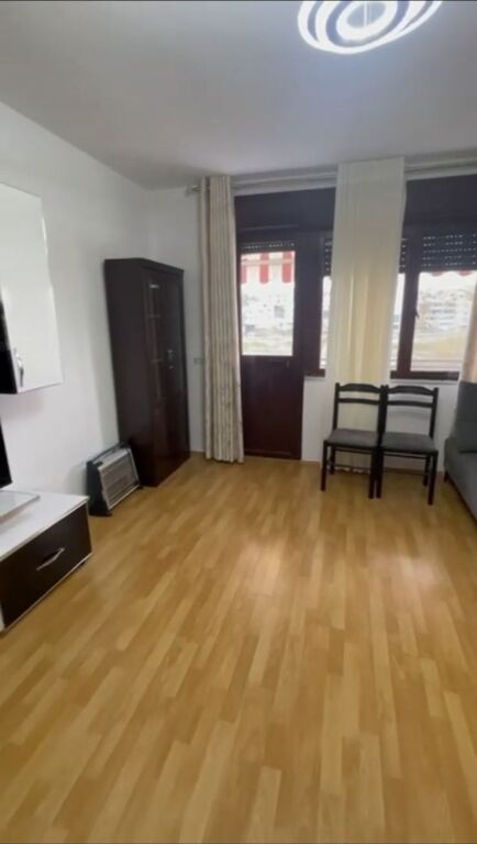 APT 5 CAMERE + 2 BAGNI IN SPIAGGIA DURRËS