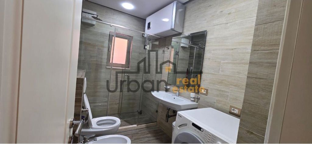 🏡 JEPET ME QERA APARTAMENT 2+1 – QENDËR