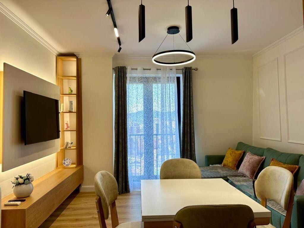 APARTAMENT 1+1 ME QERA NE QENDER