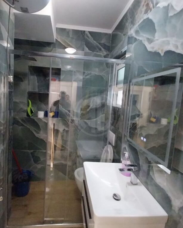 Apartament me qera