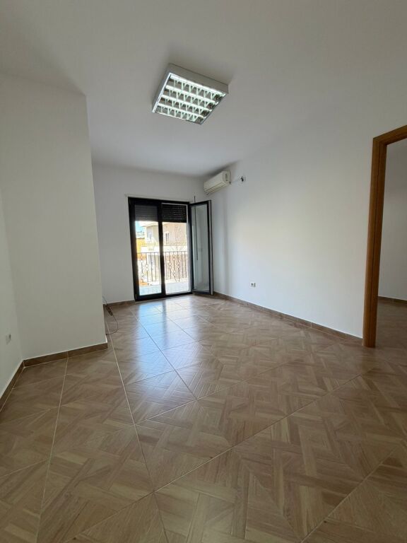 Office space for rent 1+1 at Rruga e Sales City Center Tirana !