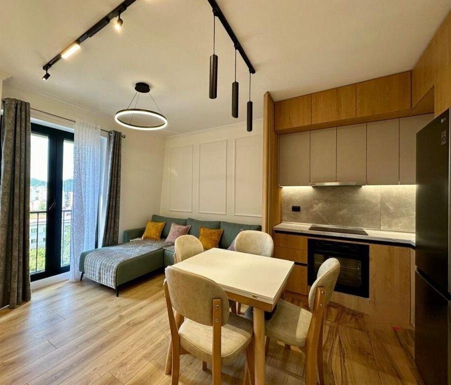 🏡 Apartament 1+1 me qira në qendër – Rruga e Kavajës