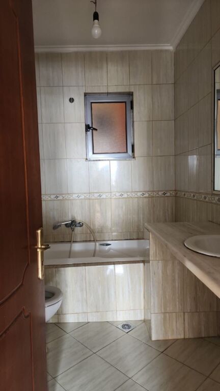 Apartament 2+1+2 me qira përballë Delijorgjit 600 euro