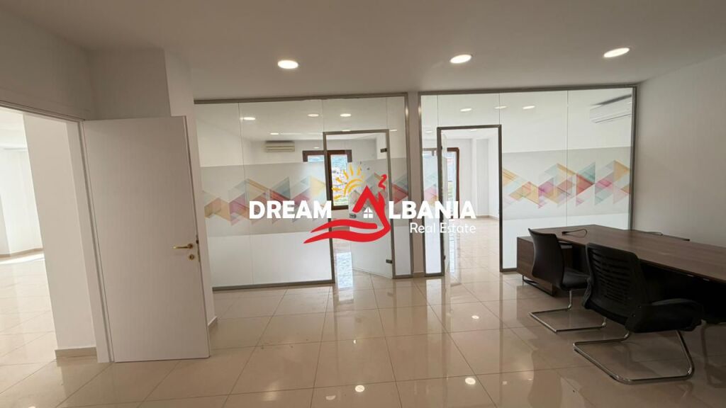 Business premises for rent, near Delijorgji (ID 42611424)