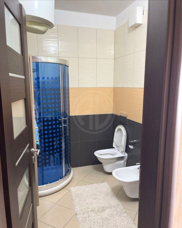 AFFITTASI APPARTAMENTO 2+1+2 – VIA DEL PORTO, DURRËS