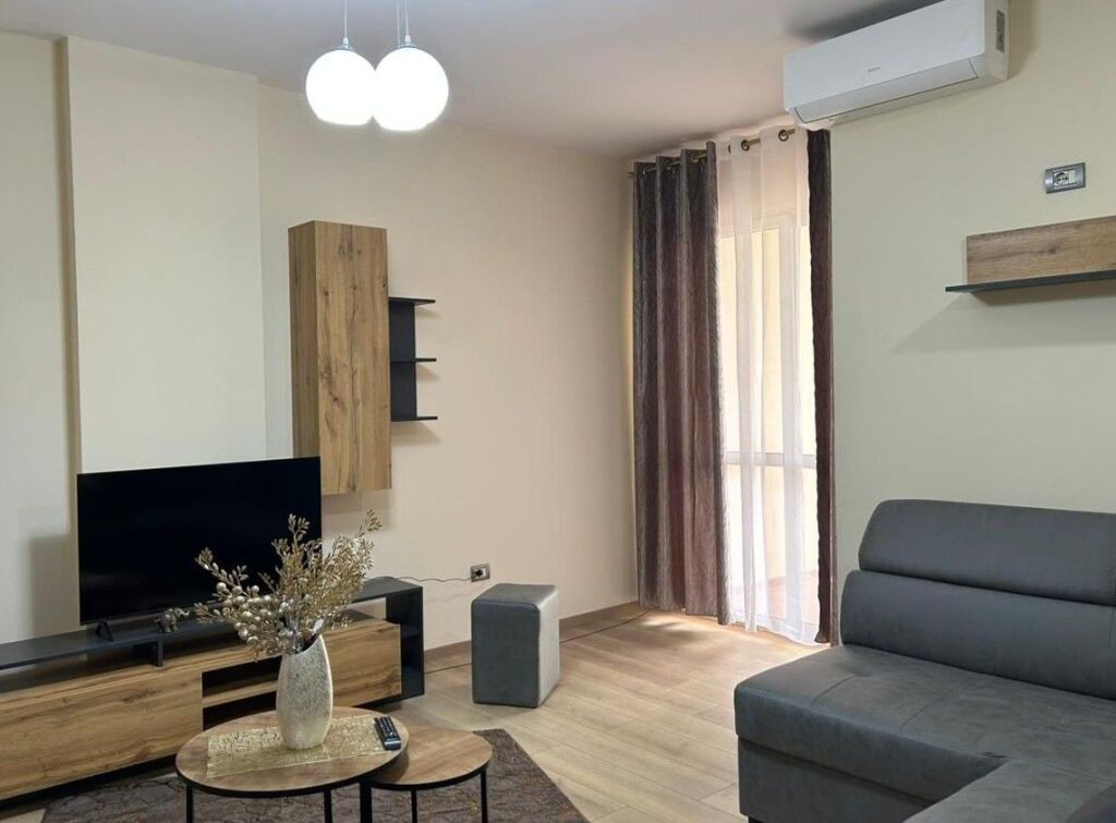 CASA IN AFFITTO  (DI FRONTE A DELIJORGJI)