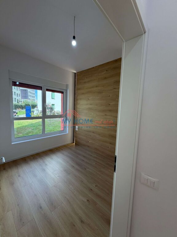 Ufficio in affitto Ali Demi Tirane