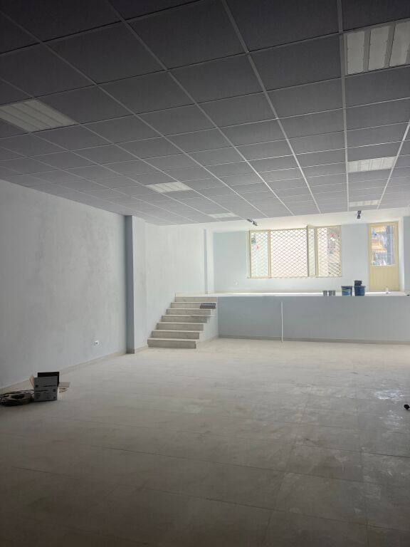 Premises for rent in Astir 1200 euros