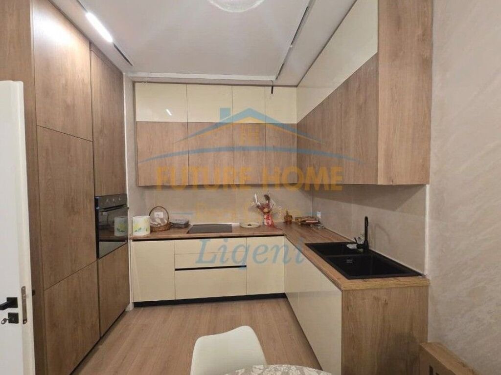 Qera, Apartament 2+1, Qendër, Tiranë.
