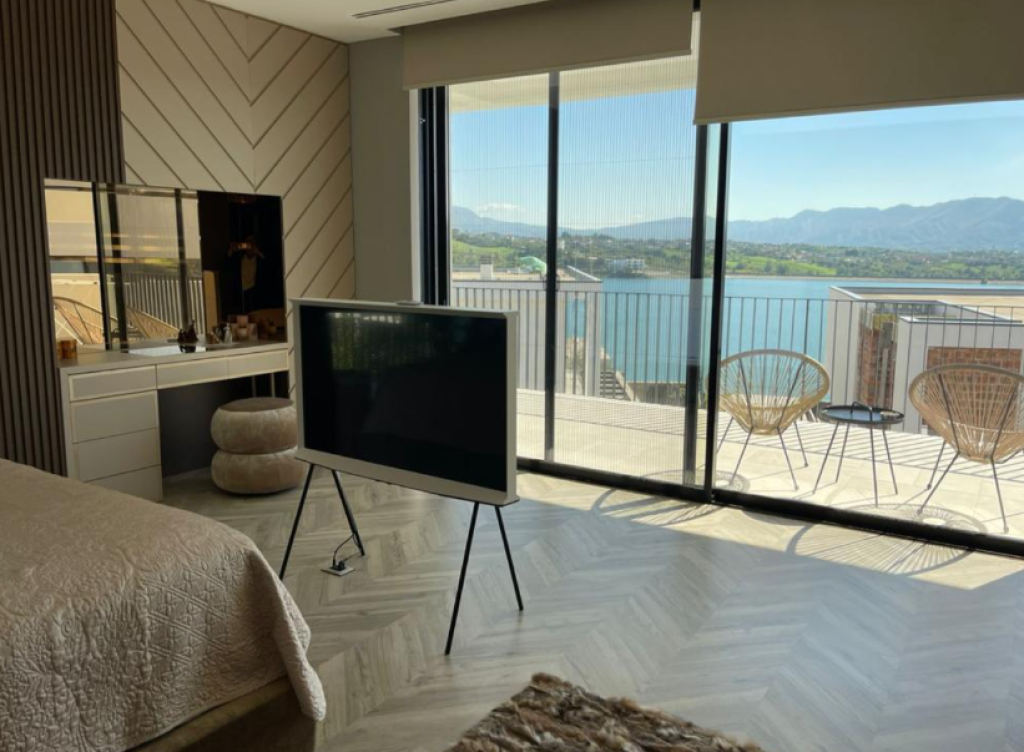 Individual Villa for Sale – Farka Lake  ✅