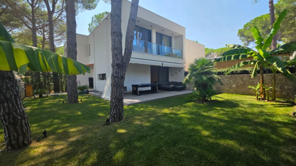 Shitet vile elitare ne San Pietro Resort
