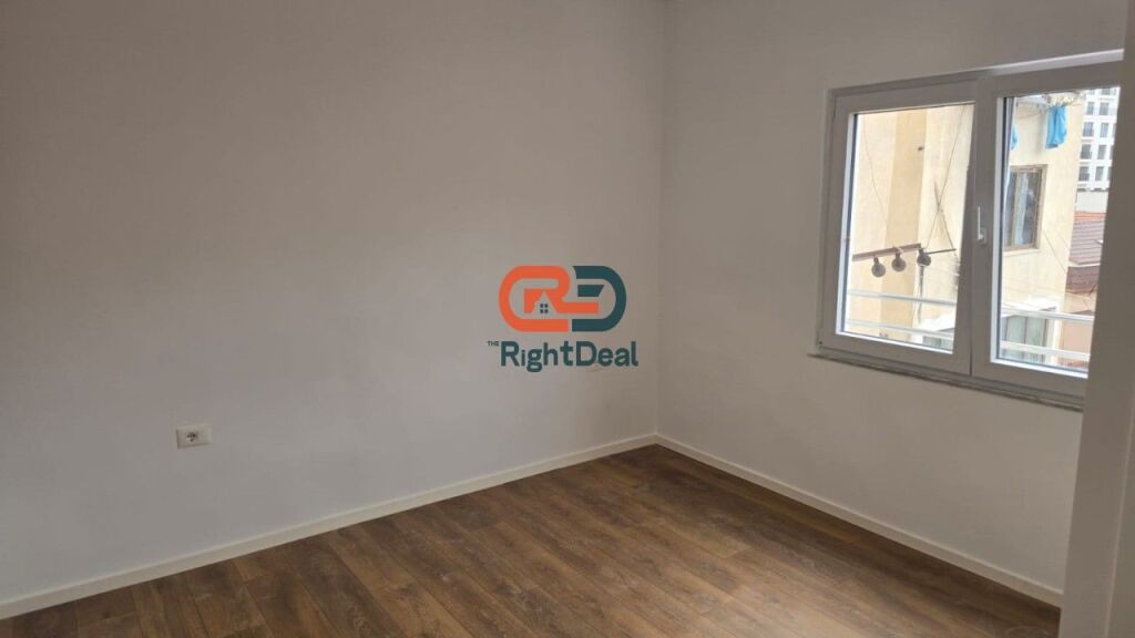 Vicino alla Scuola Rossa, Appartamento 1+1 Appena Investito in Vendita !!