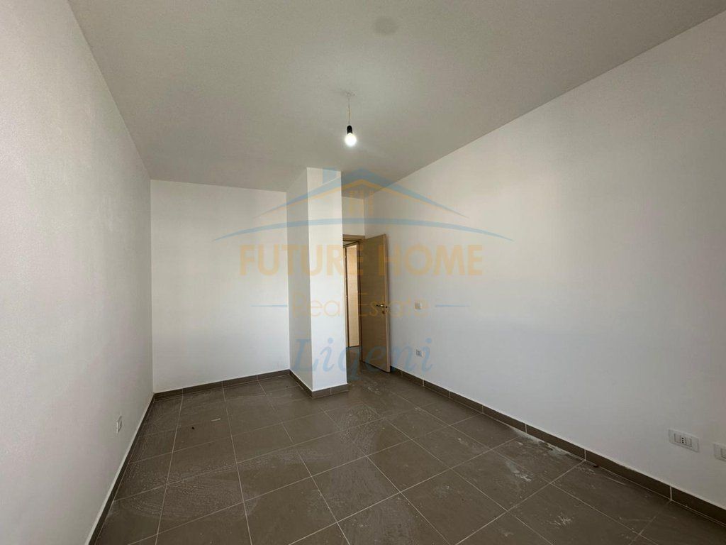 In vendita 2+1 fronte strada, Kinostudio 179.000€