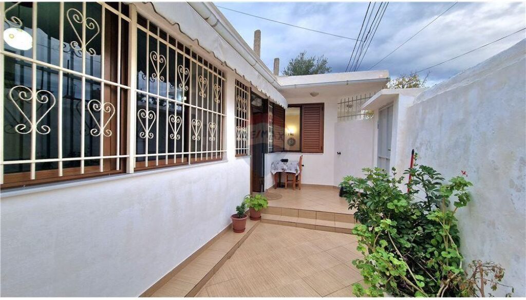 🏡 Shtëpi Private në Shitje – Çole, Vlorë