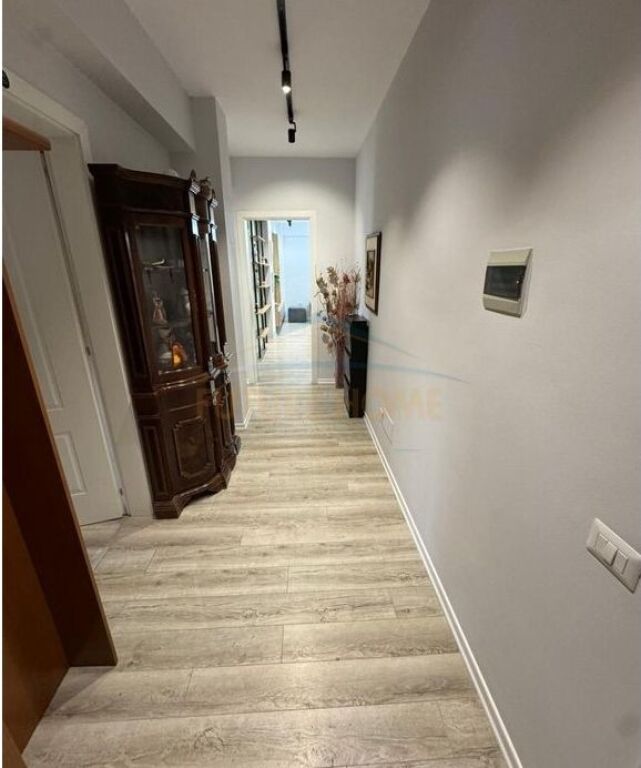 For sale, Apartment 3+1+2, Train Station, Tirana