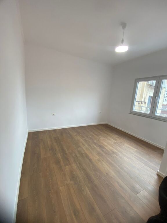 🚨Vendesi super appartamento 1+1   📍Pazari i Ri