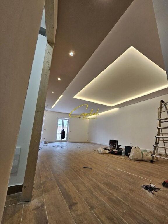 SHOP FOR RENT 50 M2 KAVAJES STREET 150,000 LEKE