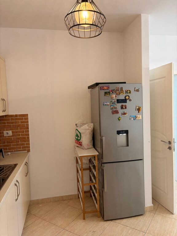 Shitet Apartament 2+1 ne Misto Mame