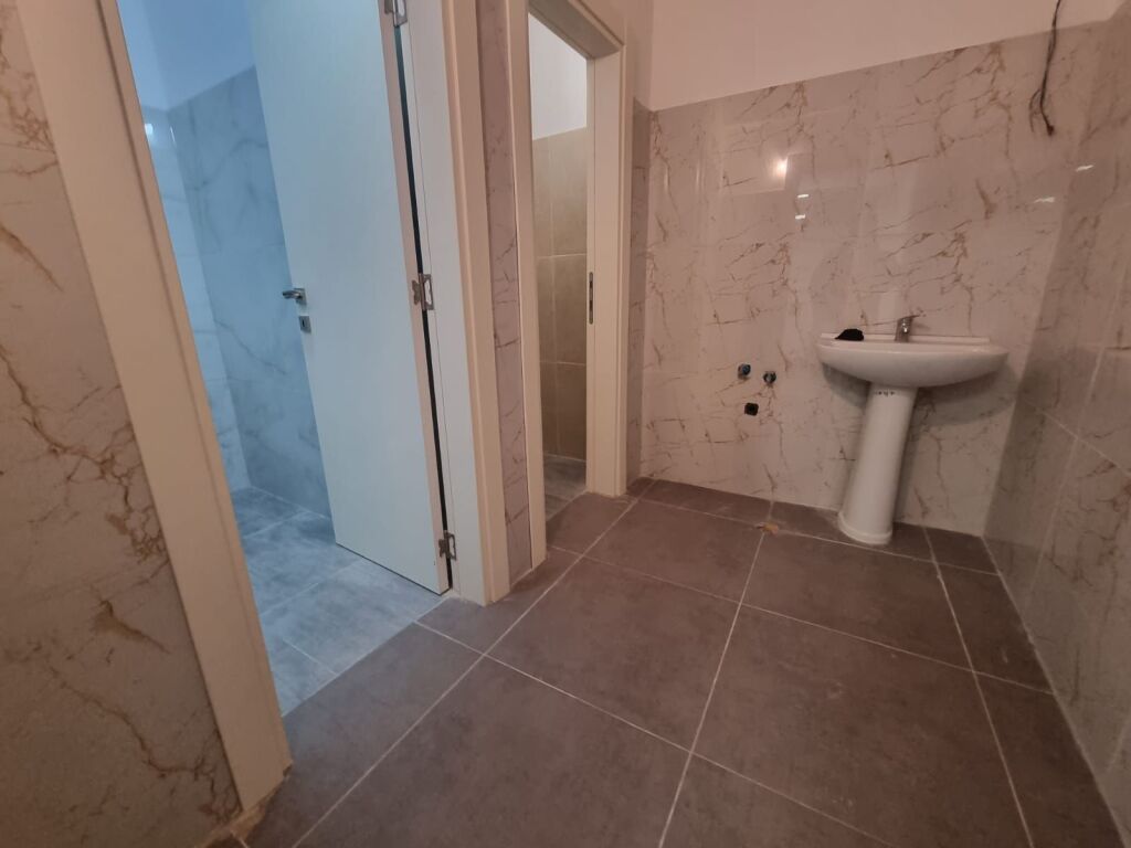 Negozio - In Vendita - Brryli, Tirana