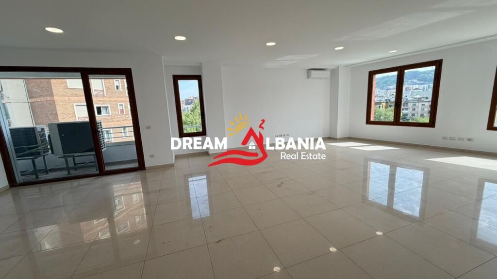 Business premises for rent, near Delijorgji (ID 42611424)