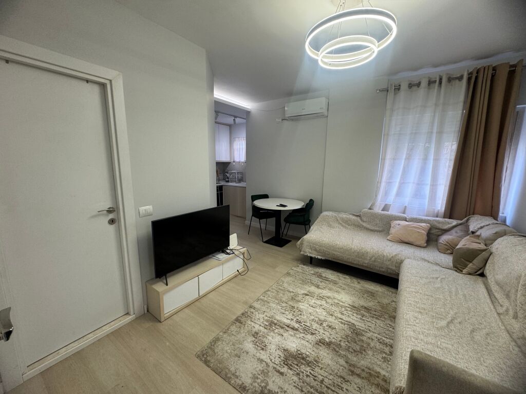 Apartament 1+1 per qira , Komuna e Parisit