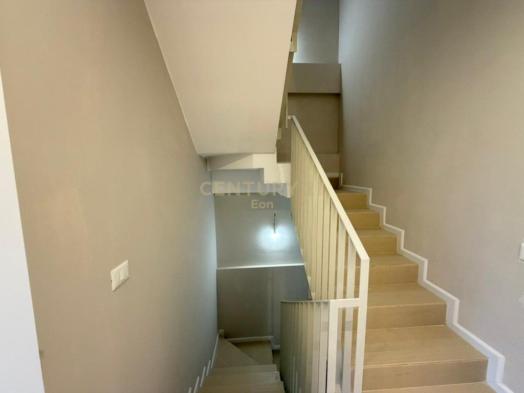 Elegant villa for sale in the Farka area
