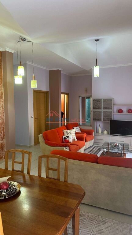 Apartamenti 3+1+Post Parkimi me qira tek Komuna e Parisit Tirane