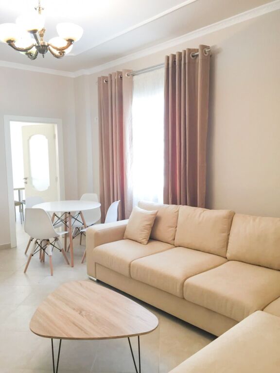 Apartament 1+1 per qira, Fresk