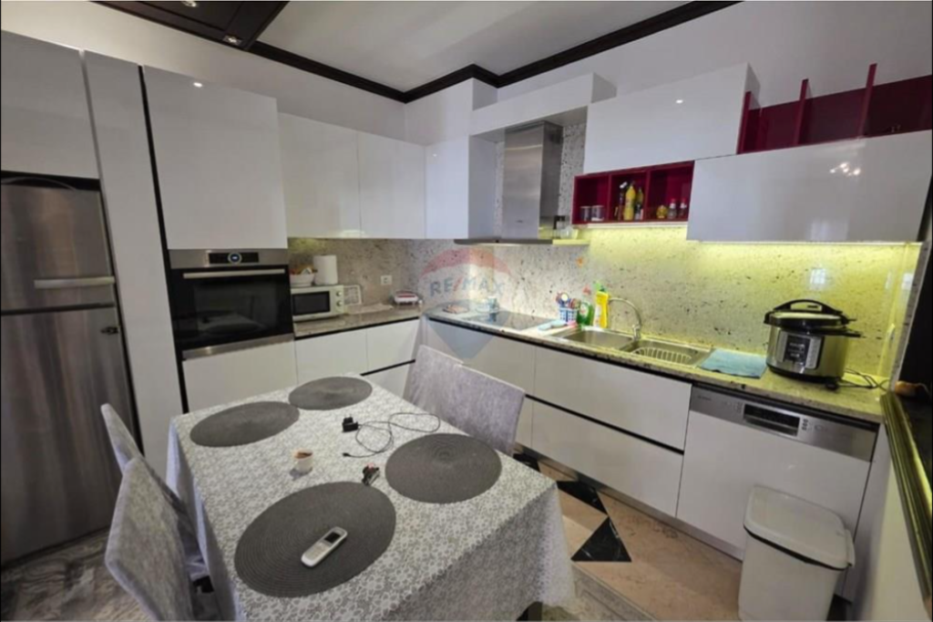 Apartment for sale 2+1+2+2 balconies at Kodra e Diellit