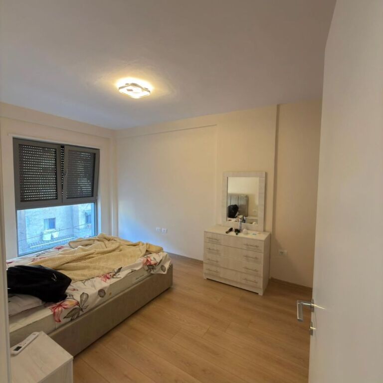 Jepet me qira..! Okazio..! ◦ Shkolla Kuqe Apartament 1+1