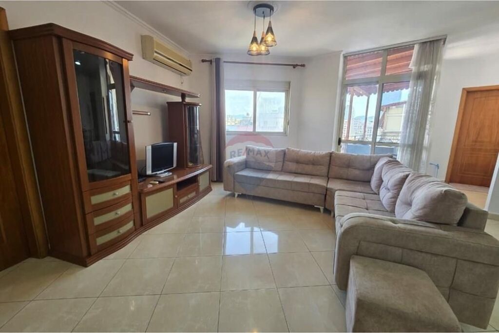 Apartmanet 2+1 me qera Qender