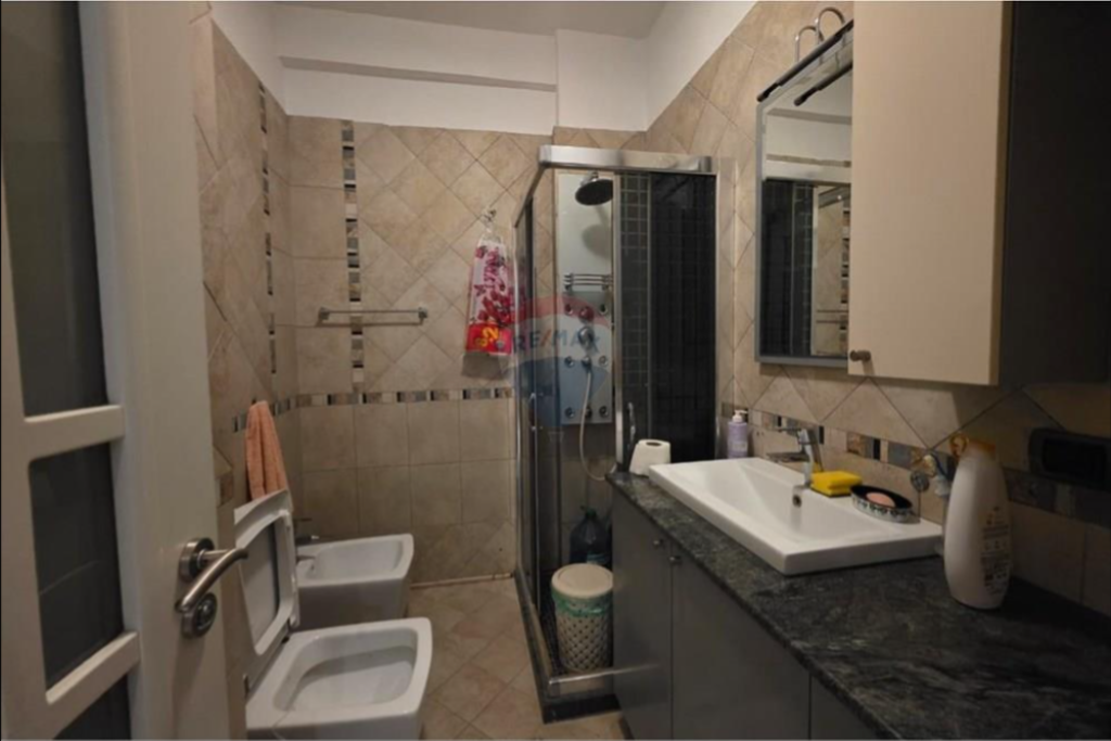 Apartment for sale 2+1+2+2 balconies at Kodra e Diellit