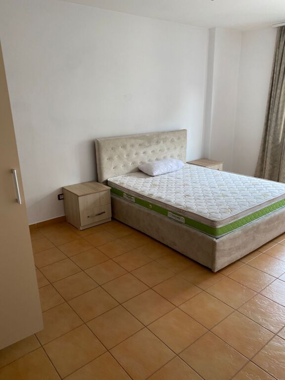 Jepet apartament me qira 2+1 tek 21 Dhjetori
