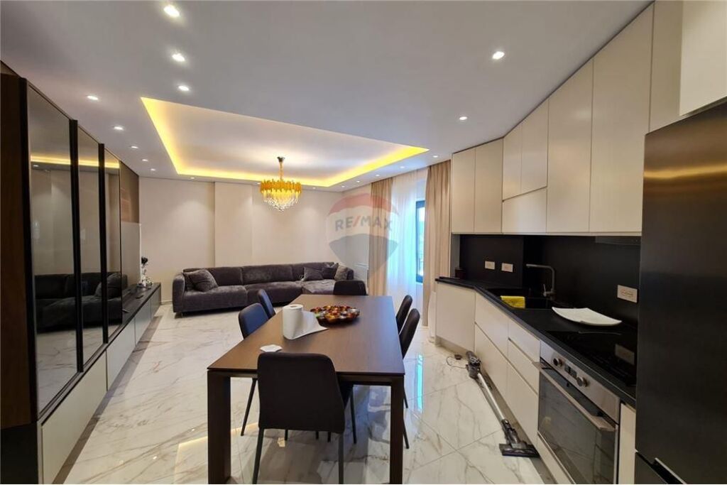 Apartament 2+1 me qera Bulevardi Zogu I