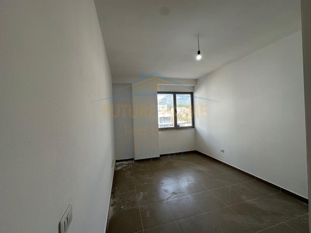 In vendita 2+1 fronte strada, Kinostudio 179.000€