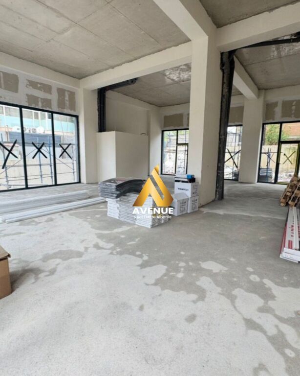 Locale Commerciale Premium in Affitto – Corner Residence, vicino a Nisharaku, Tirana