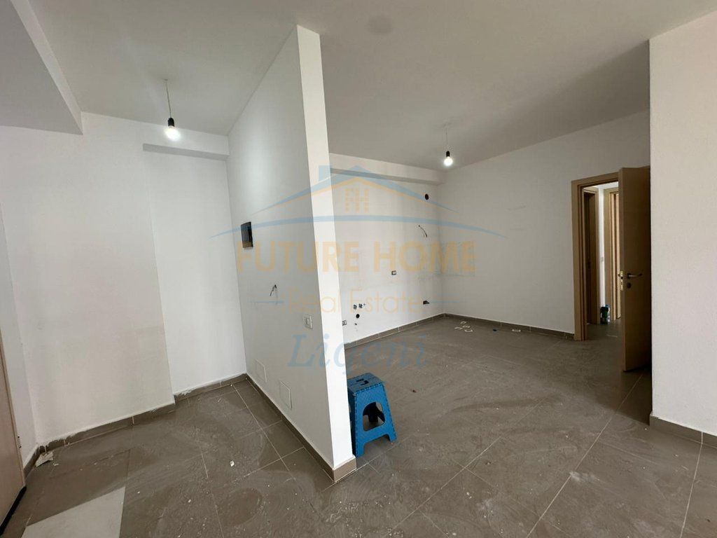 In vendita 2+1 fronte strada, Kinostudio 179.000€