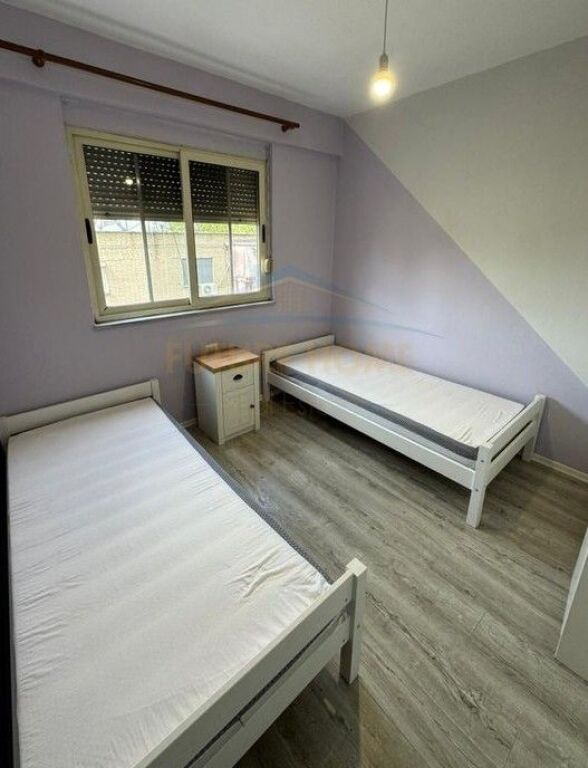 Qira, Apartament 3+1+2, Stacioni Trenit, Tiranë.