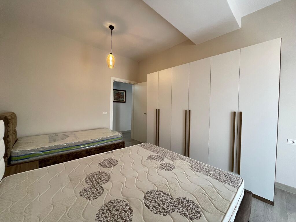 Apartament 1+1 per qira tek Xhamlliku.