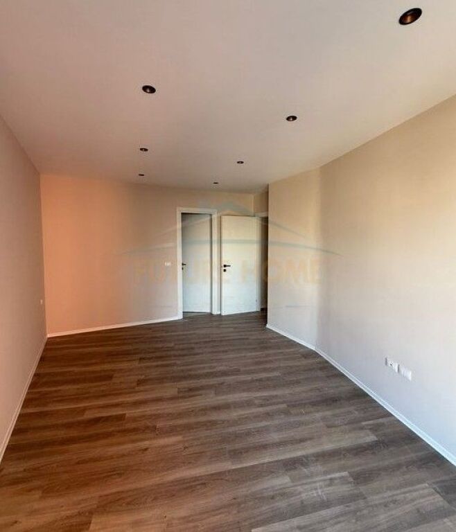 In vendita, Appartamento 2+1+2, Via Qemal Stafa, Tirana​