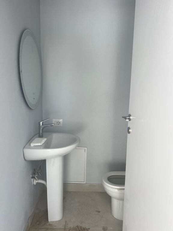 Premises for rent in Astir 1200 euros